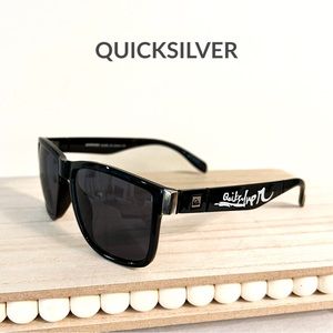 Men's OUICKSILVER Black & White
Wayfarer Style Sunglasses Shades 90s
Y2K Surfer